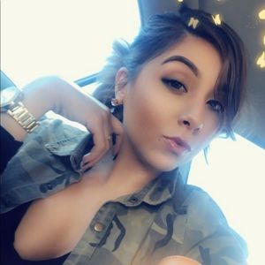 Meet your Posher, Alisha